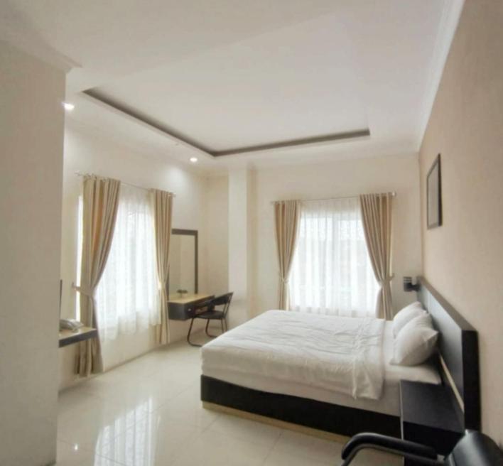 Khariz Hotel ブキティンギ エクステリア 写真